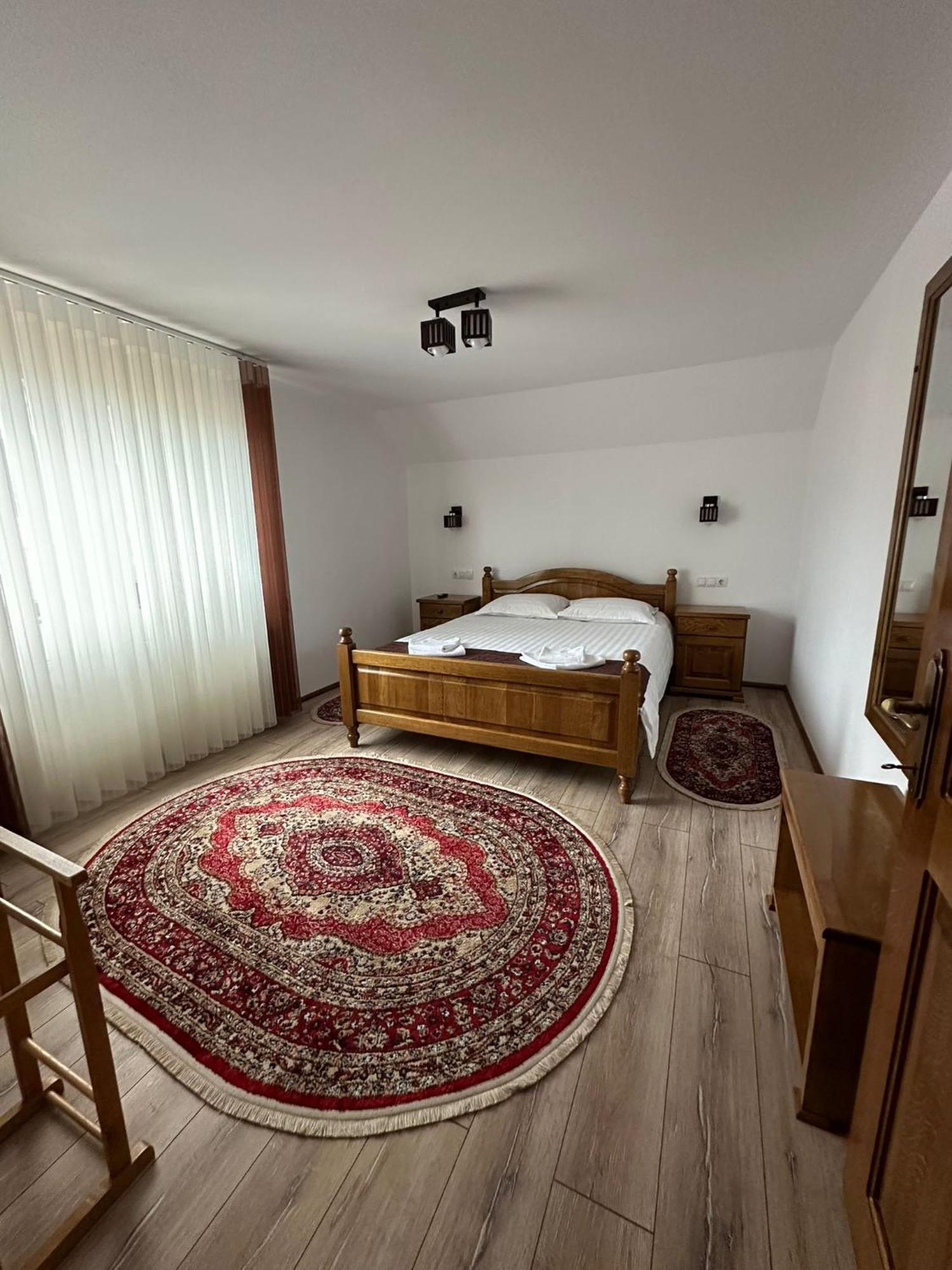 Casa Dacului Hotel Petrova Екстериор снимка